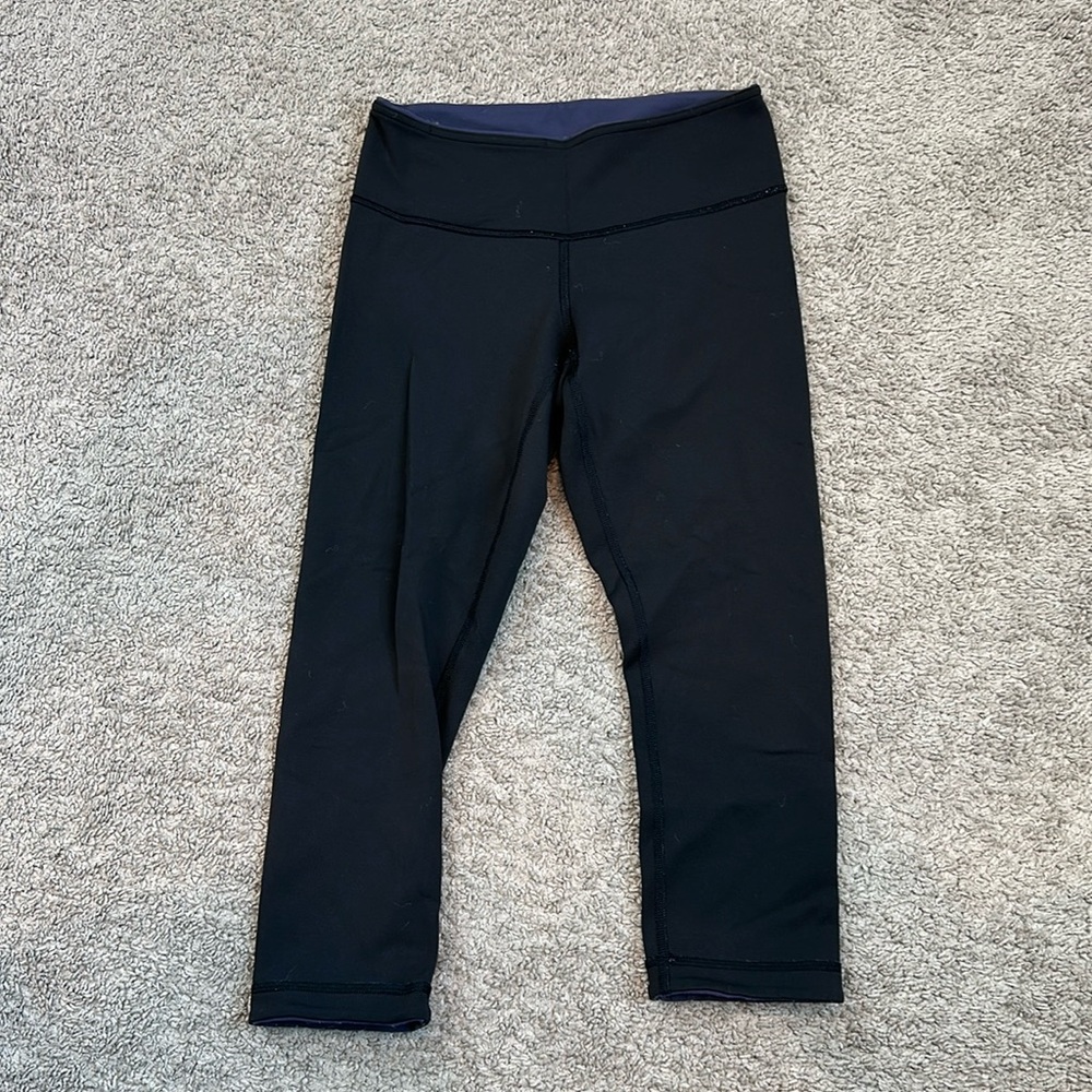 Lululemon reversible capri leggings - Picture 3 of 3